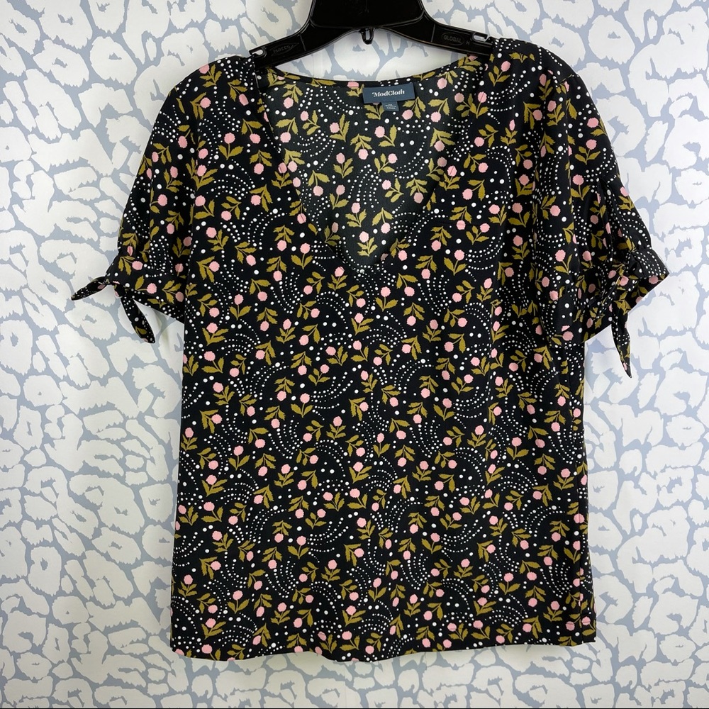 ModCloth Floral tie sleeve blouse gorgeous print size Medium